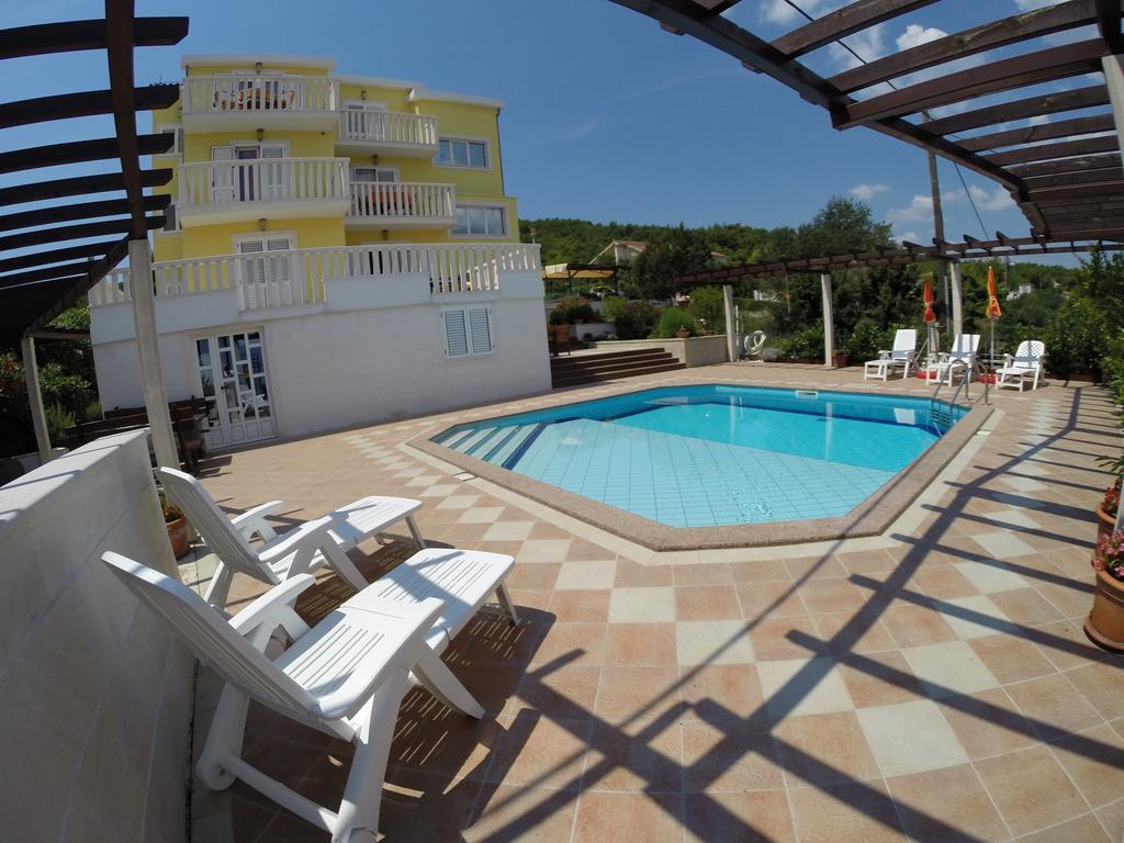 Apartments Romana Slatine Chambre photo